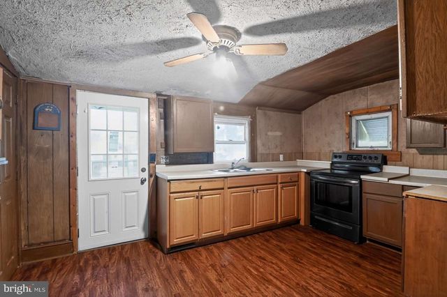 422 IRELAND AVE, Millville, NJ 08332
