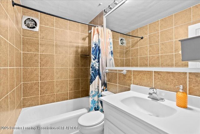 3526 Homewood Avenue, Lansing, MI 48910