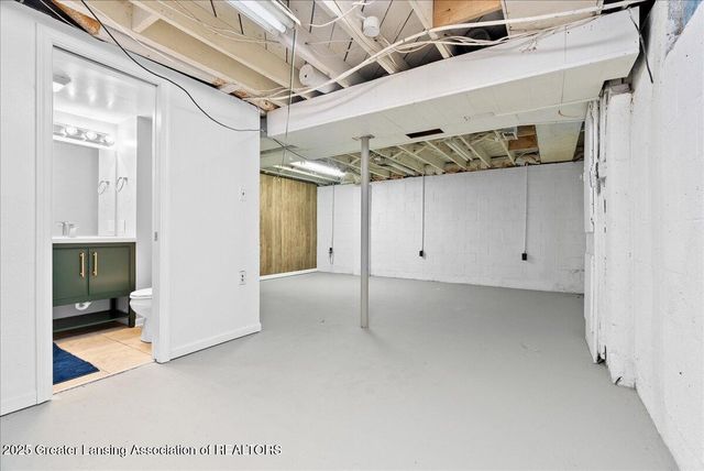 3526 Homewood Avenue, Lansing, MI 48910