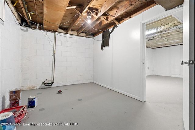 3526 Homewood Avenue, Lansing, MI 48910