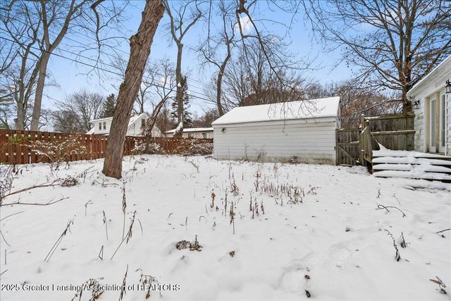 3526 Homewood Avenue, Lansing, MI 48910