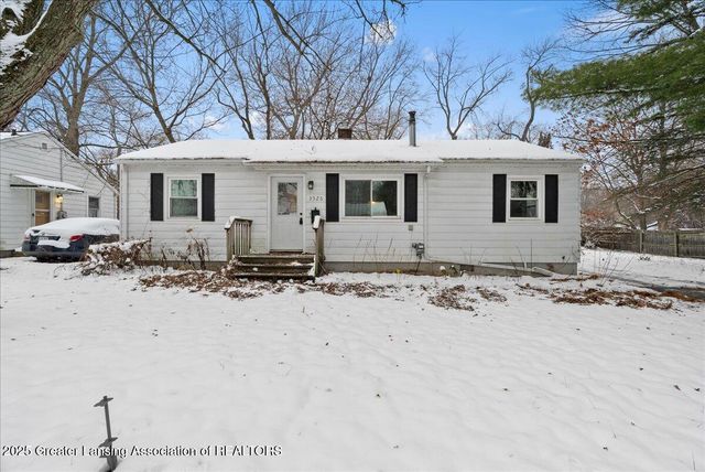 3526 Homewood Avenue, Lansing, MI 48910