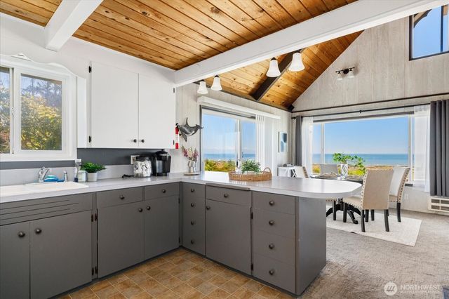 4560 Rolling Dunes Lane, Oak Harbor, WA 98277