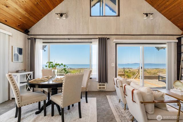 4560 Rolling Dunes Lane, Oak Harbor, WA 98277