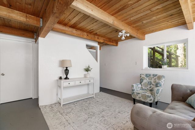 4560 Rolling Dunes Lane, Oak Harbor, WA 98277