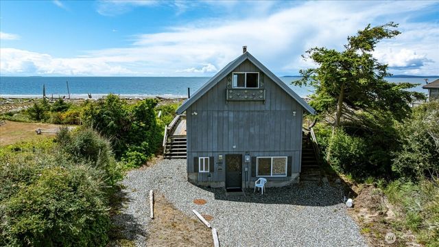 4560 Rolling Dunes Lane, Oak Harbor, WA 98277