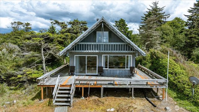 4560 Rolling Dunes Lane, Oak Harbor, WA 98277