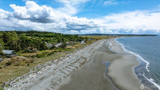 4560 Rolling Dunes Lane, Oak Harbor, WA 98277