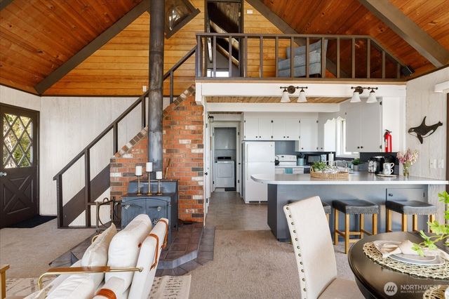 4560 Rolling Dunes Lane, Oak Harbor, WA 98277