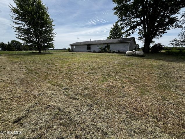 13210 Perry Road, Grand Rapids, OH 43522