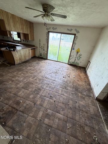 13210 Perry Road, Grand Rapids, OH 43522