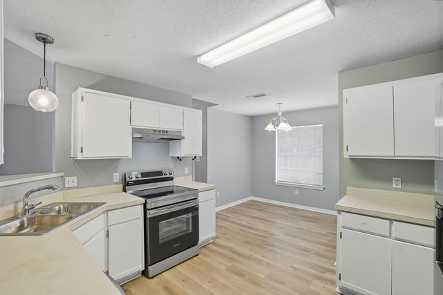 498 Rush Park Circle, Mary Esther, FL 32569