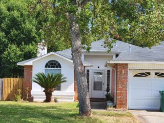 498 Rush Park Circle, Mary Esther, FL 32569
