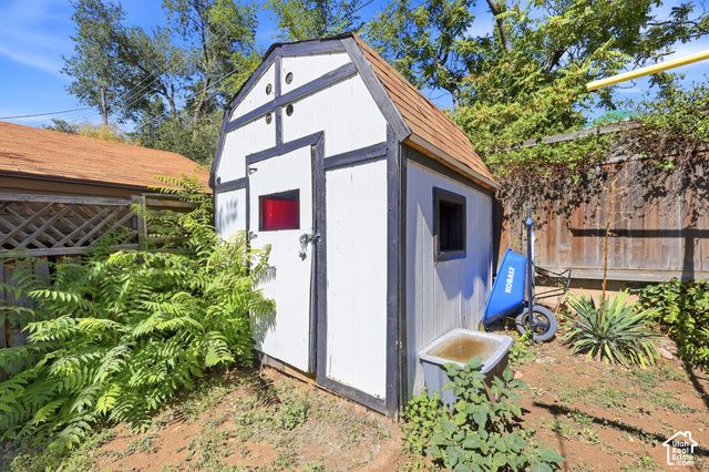 160 W 350 N, Clearfield, UT 84015