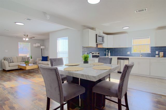 601 15th Street, Grand Prairie, TX 75051