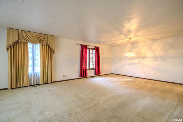 1619 W HALLOCK HOLLOW Road, Edelstein, IL 61526