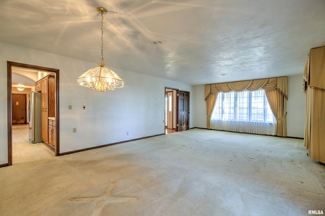 1619 W HALLOCK HOLLOW Road, Edelstein, IL 61526