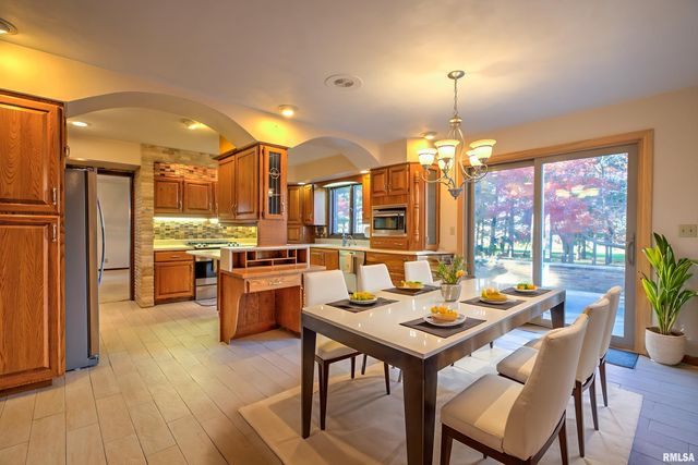 1619 W HALLOCK HOLLOW Road, Edelstein, IL 61526