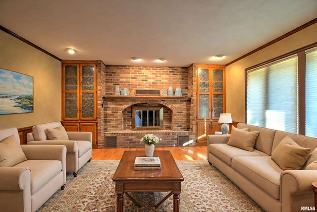 1619 W HALLOCK HOLLOW Road, Edelstein, IL 61526