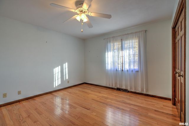 1619 W HALLOCK HOLLOW Road, Edelstein, IL 61526