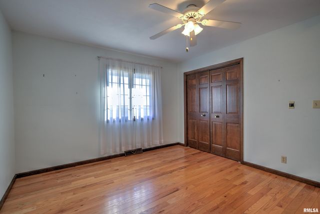 1619 W HALLOCK HOLLOW Road, Edelstein, IL 61526