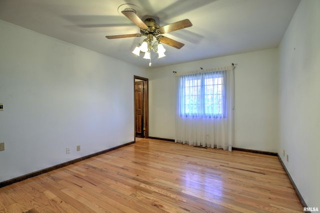 1619 W HALLOCK HOLLOW Road, Edelstein, IL 61526