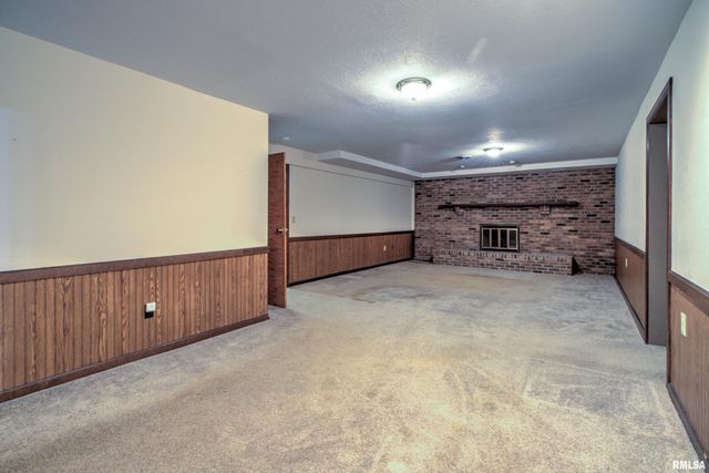 1619 W HALLOCK HOLLOW Road, Edelstein, IL 61526