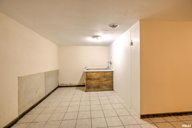 1619 W HALLOCK HOLLOW Road, Edelstein, IL 61526