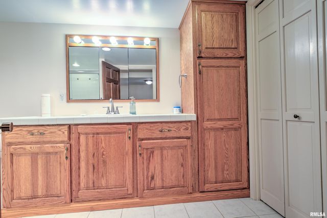 1619 W HALLOCK HOLLOW Road, Edelstein, IL 61526