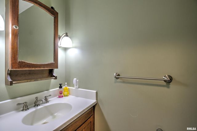 1619 W HALLOCK HOLLOW Road, Edelstein, IL 61526