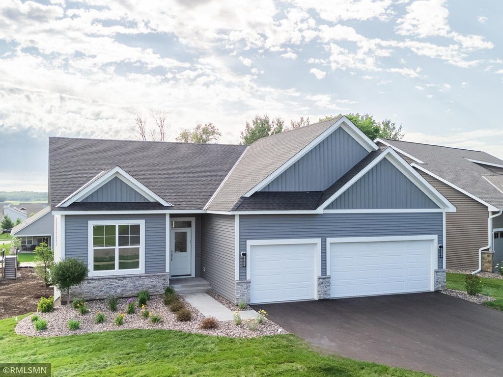 9152 62nd Street S, Cottage Grove, MN 55016