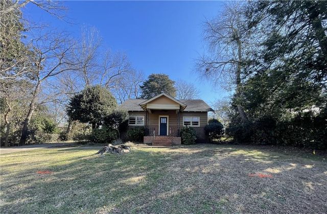 1015 Canton Street, Roswell, GA 30075