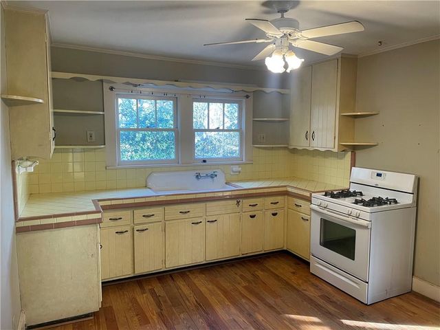 1015 Canton Street, Roswell, GA 30075