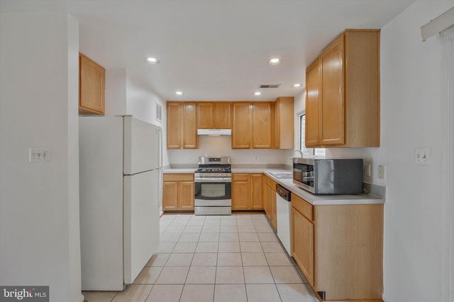 14844 EDMAN CIR, Centreville, VA 20121