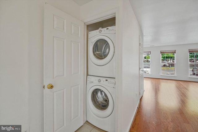 14844 EDMAN CIR, Centreville, VA 20121