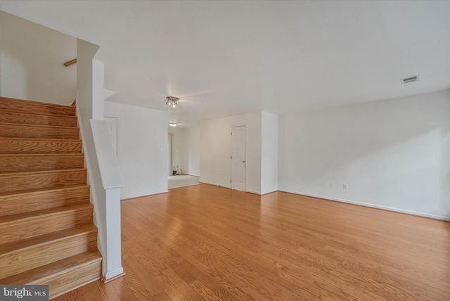 14844 EDMAN CIR, Centreville, VA 20121
