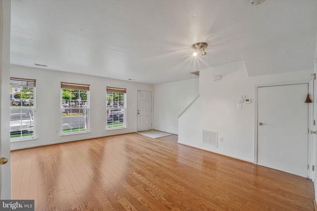 14844 EDMAN CIR, Centreville, VA 20121