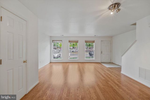 14844 EDMAN CIR, Centreville, VA 20121