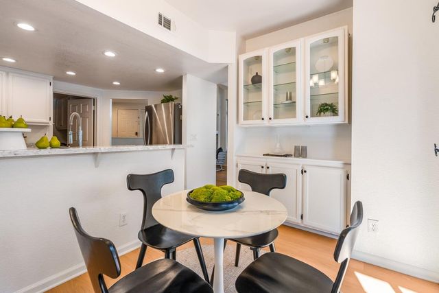 454 Mountain Laurel Court, Mountain View, CA 94043