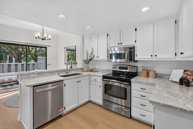 454 Mountain Laurel Court, Mountain View, CA 94043