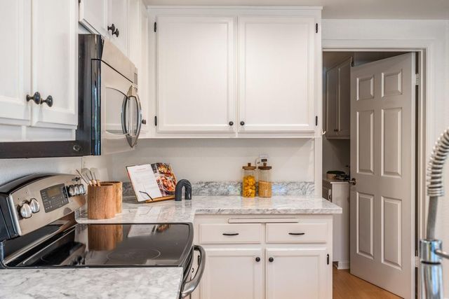 454 Mountain Laurel Court, Mountain View, CA 94043
