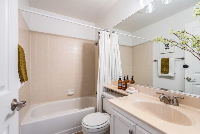 454 Mountain Laurel Court, Mountain View, CA 94043