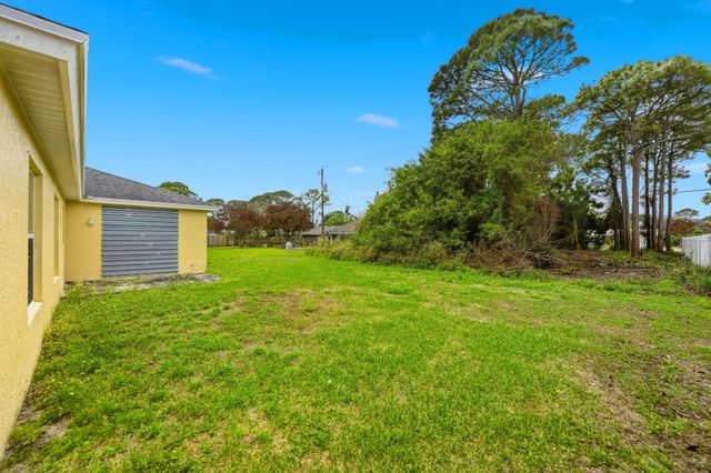 1566 SE Sutton Street, Port St. Lucie, Port St Lucie, FL 34983