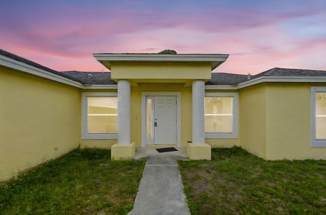 1566 SE Sutton Street, Port St. Lucie, Port St Lucie, FL 34983