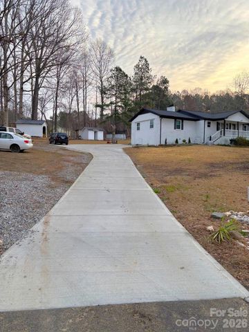 135 Old Gregory Lane, Lancaster, SC 29720