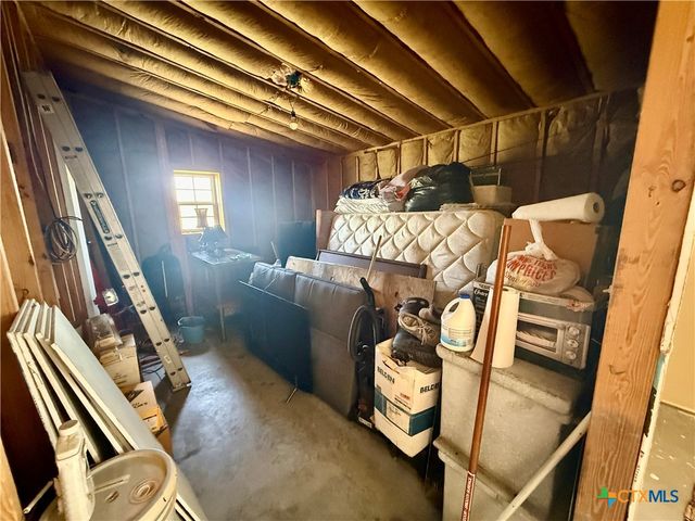 422 N Quailrun Avenue, Port Lavaca, TX 77979
