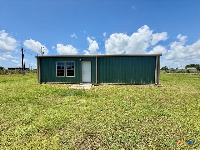 422 N Quailrun Avenue, Port Lavaca, TX 77979