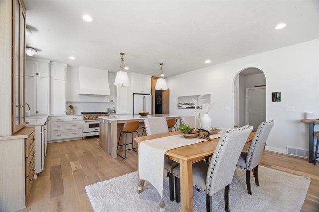 N9250 CASSANDRA WAY, Appleton, WI 54915