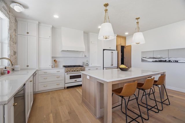 N9250 CASSANDRA WAY, Appleton, WI 54915