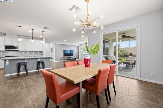 917 Talaria Ct, Oakley, CA 94561